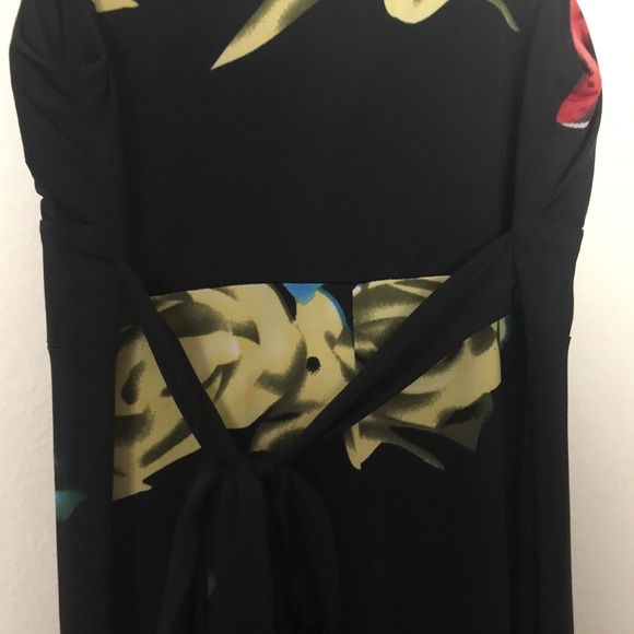 THE PYRAMID COLLECTION BLACK LONG FLORAL DRESS - Picture 6 of 11